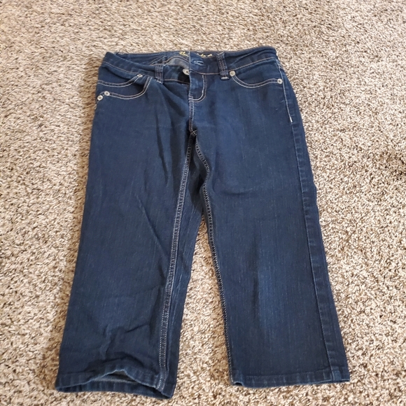 4 items for $10❄️ U.S. Polo Assn. Capris 5/6 - Picture 3 of 3